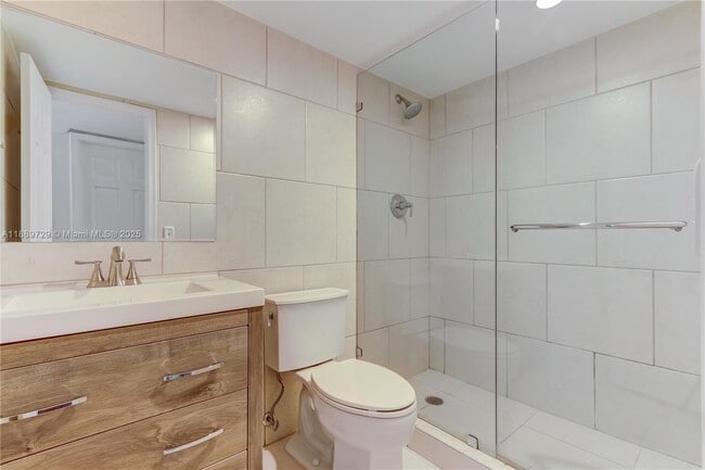 Building Photo - 550 Ocean Dr