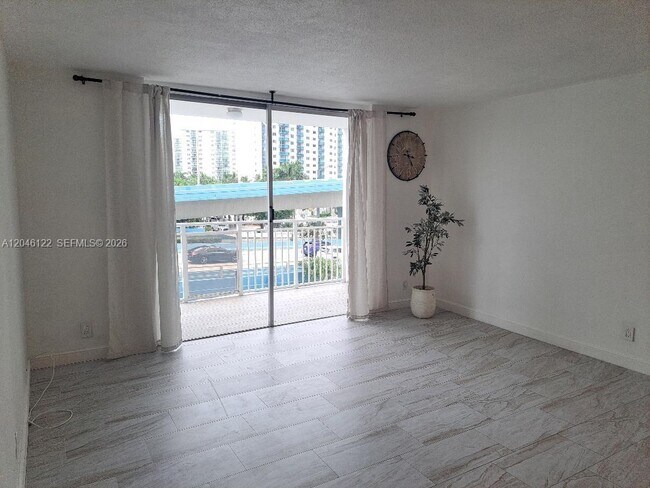 Building Photo - 1801 S Ocean Dr