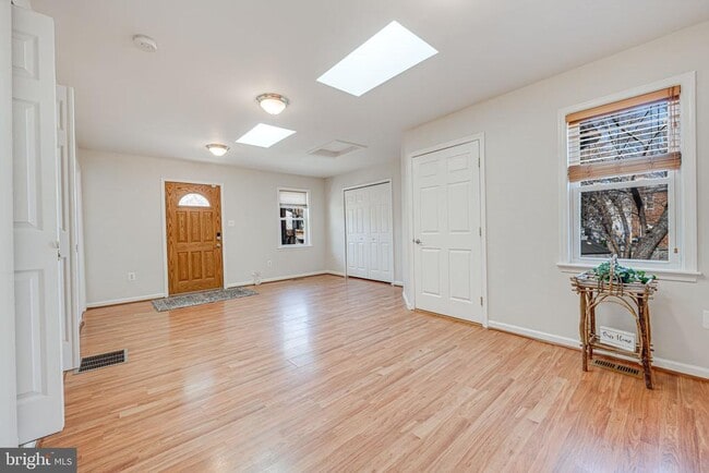Building Photo - 2400 Huntington Ave