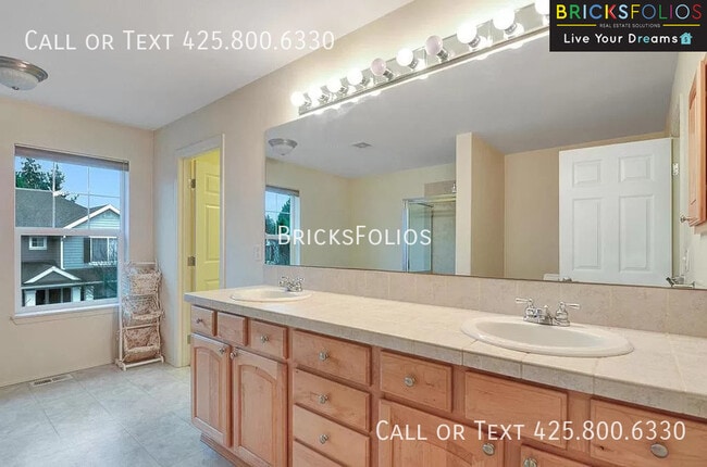 Building Photo - 22581 NE 96th St