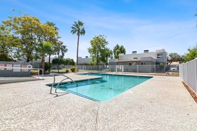 Building Photo - 2697 W Ocotillo Rd
