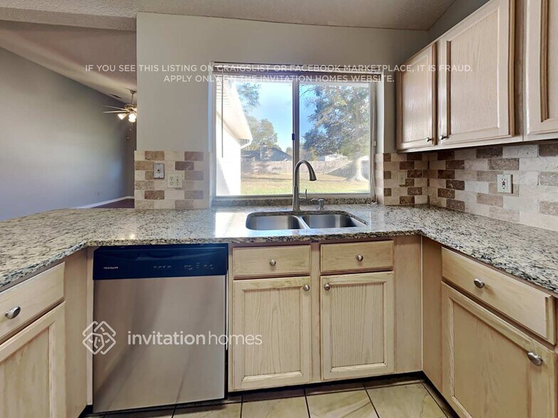 Building Photo - 9633 Blowing Rock Cir N