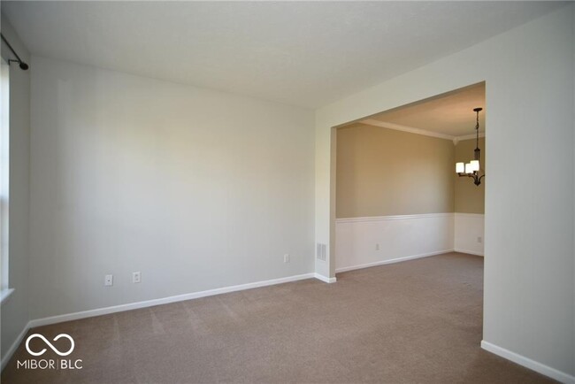 Building Photo - 5742 Cantigny Way N