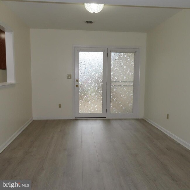 Building Photo - 11 Beacon Ct