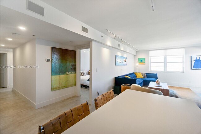 Building Photo - 100 Lincoln Rd