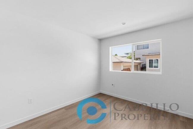Building Photo - 6640 Valjean Ct