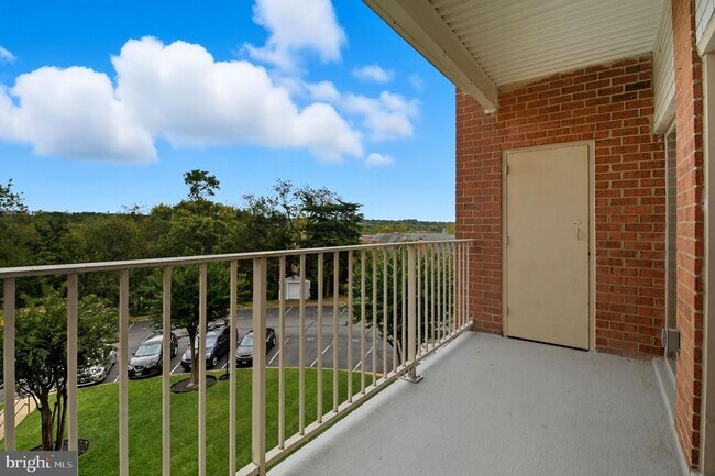 Building Photo - 5250 Valley Forge Dr