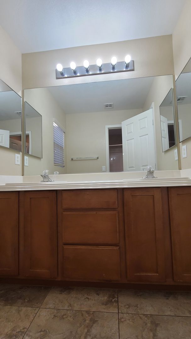 Building Photo - 2 Story home in Southwest Las Vegas