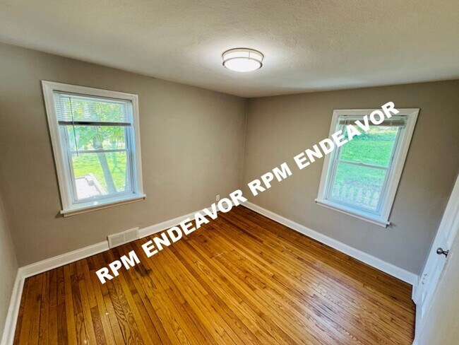 Building Photo - Modern Charm in University City: Your Ideal Rental Awaits!