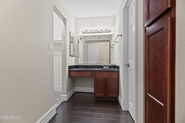 Building Photo - 3825 E Camelback Rd