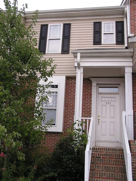 Building Photo - Room in Townhome on Windermere Dr
