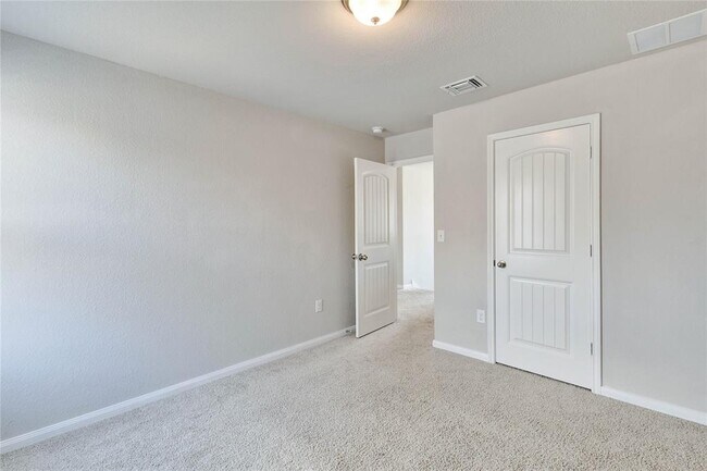 Building Photo - 13923 Macquarie Dr