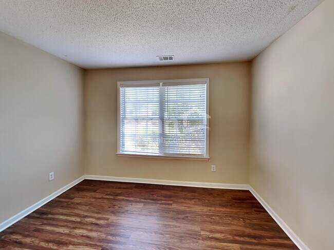 Building Photo - 375 Bass Way NW