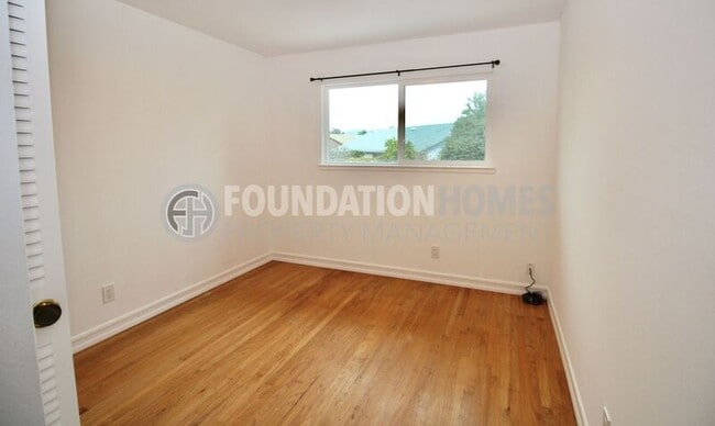 Building Photo - 115 Grande Vista