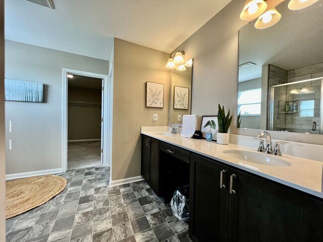 Building Photo - Brand new Executive home in Liberty Twp, Ohio