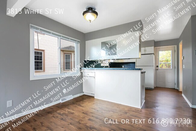 Building Photo - 3813 White St SW
