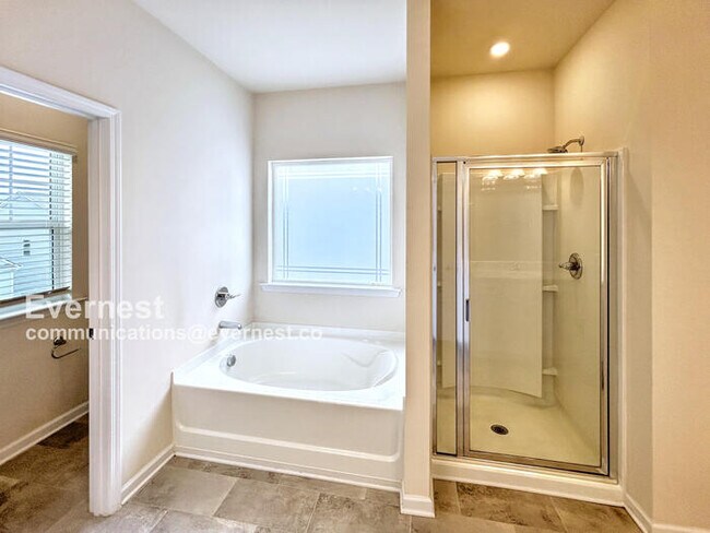 Building Photo - 116 Waterside Dr