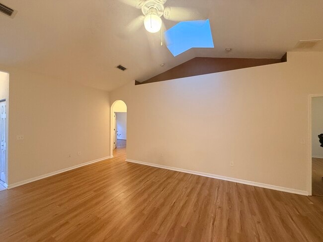 Building Photo - 1804 SW 65th Dr