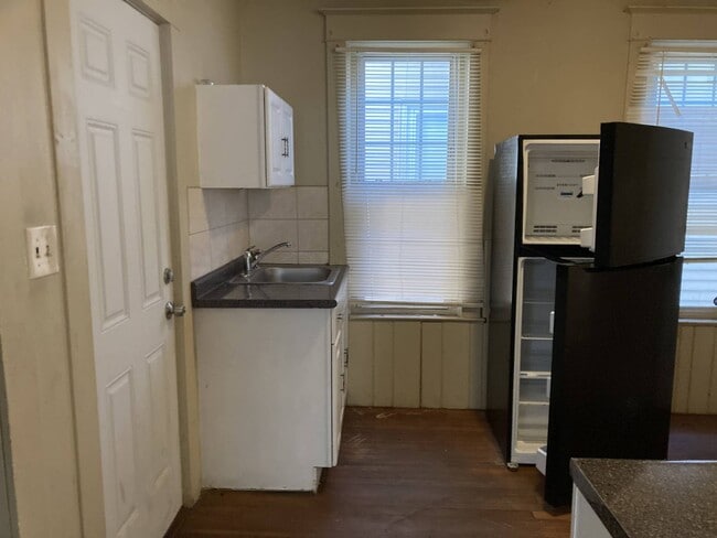 Building Photo - 6 Harvard St