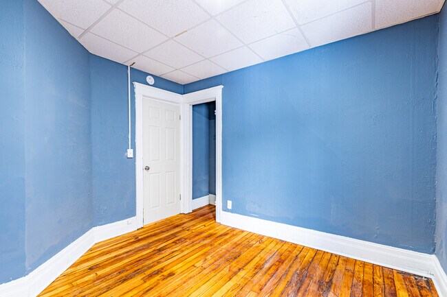 Building Photo - 292 Reynolds St