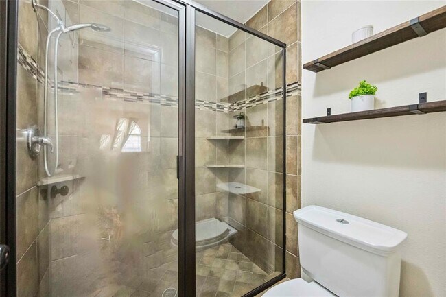 Building Photo - 3611 Drawbridge Dr
