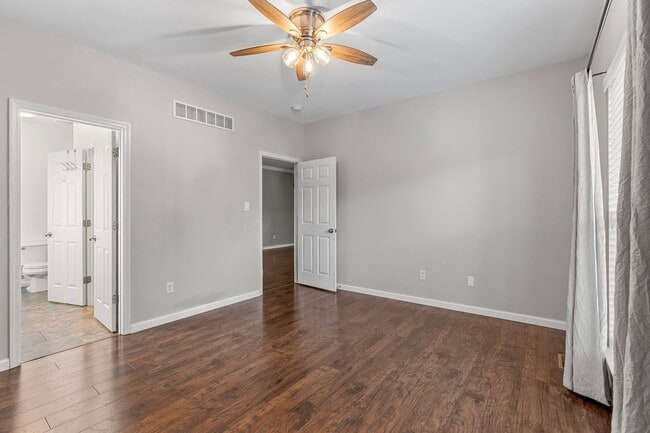 Building Photo - Beautiful 3-Bed, 3-Bath Home in Excellent ...