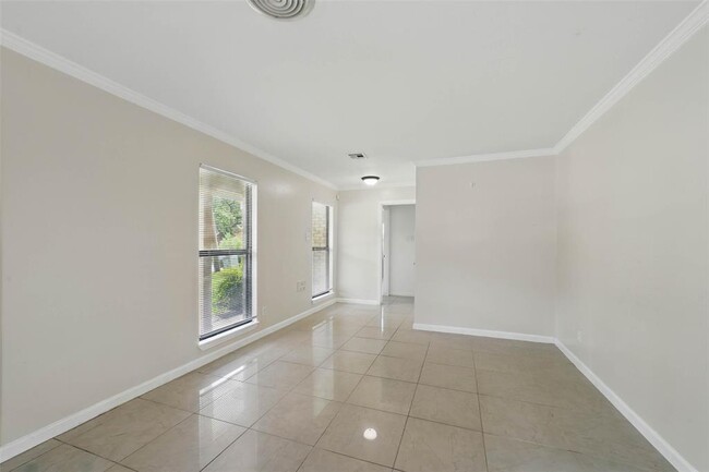 Building Photo - 9030 Bassoon Dr