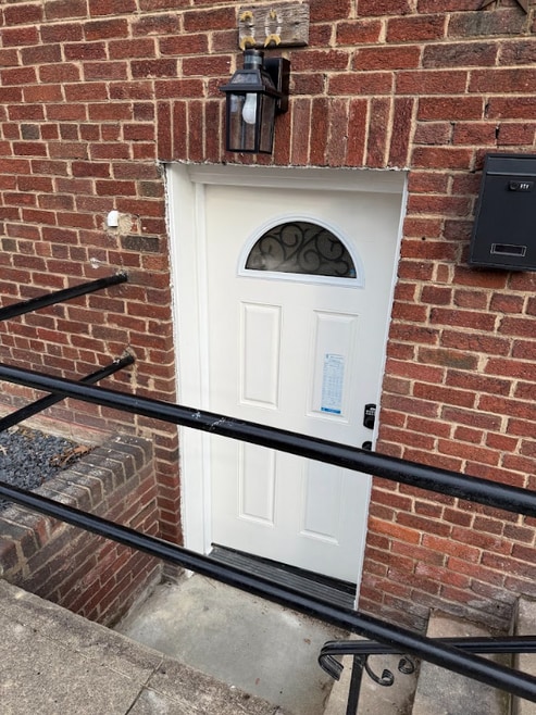 Building Photo - 1820 C St NE