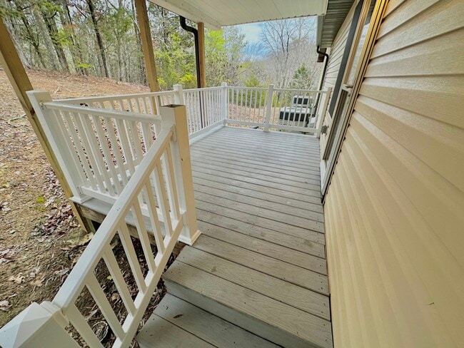 Building Photo - 841 Sylvia Ln