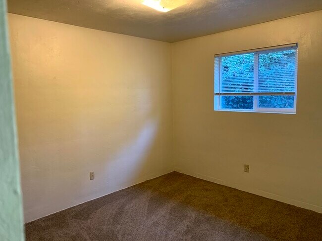 Building Photo - 801 Ashland St