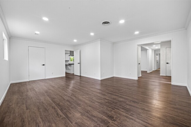 Building Photo - 5830 Yarwell Dr