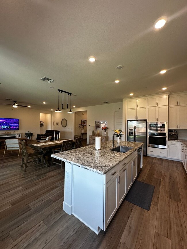 Building Photo - Single-story home in Spring Lake
