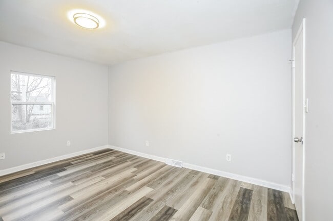 Building Photo - 3354 N Chester Ave