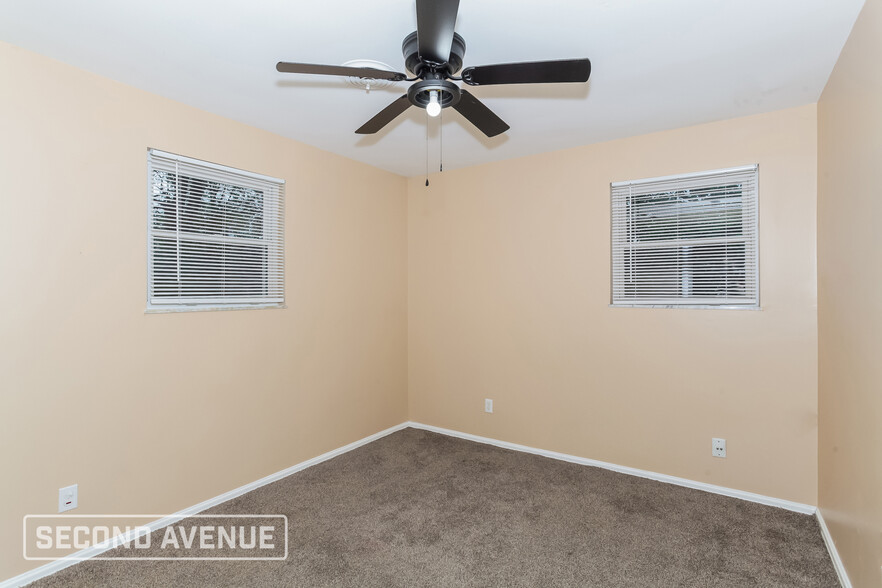Building Photo - 3839 Standish Ave
