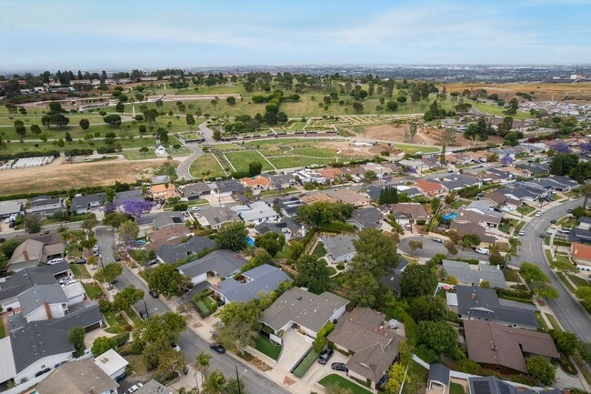Building Photo - Updated Mid Century Home in Rancho Palos V...