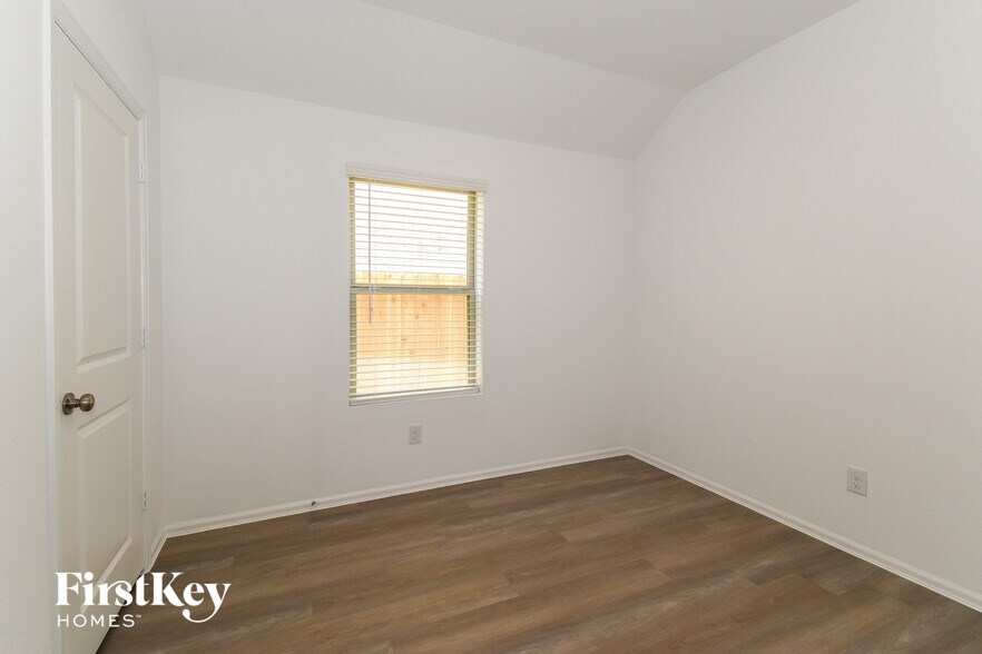 Building Photo - 712 Willow Harbor Ln