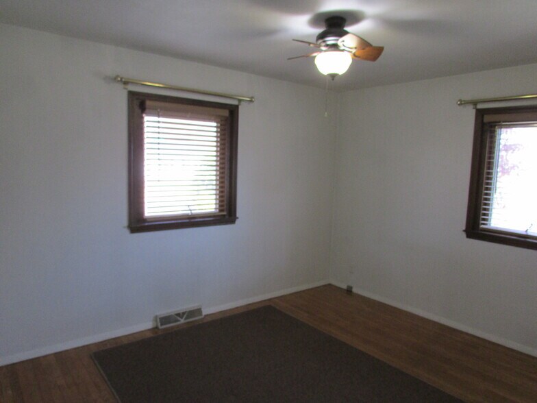 Building Photo - 3421 N Indiana Ave