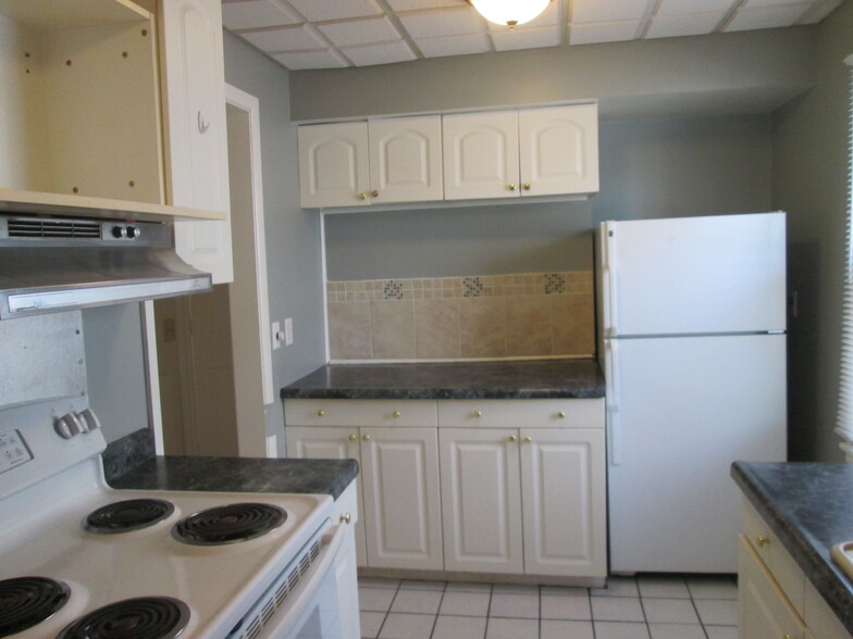 kitchen long view - 503 N Sherman Ave