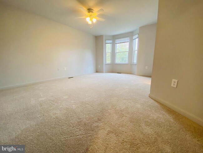 Building Photo - 5147 Mallards Landing Dr