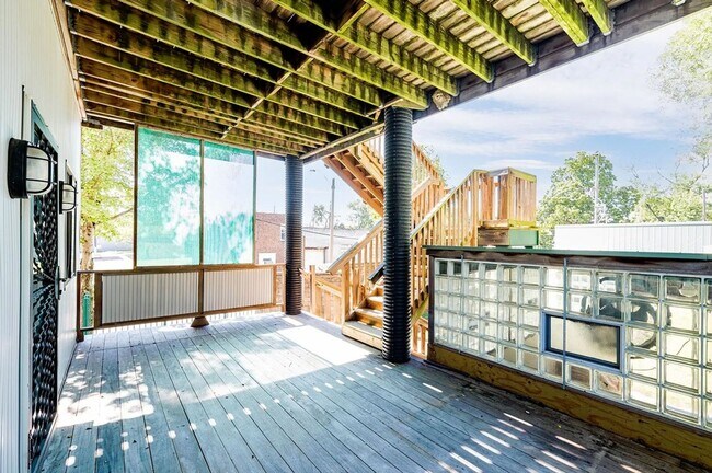 Building Photo - 1337 S Vandeventer Ave