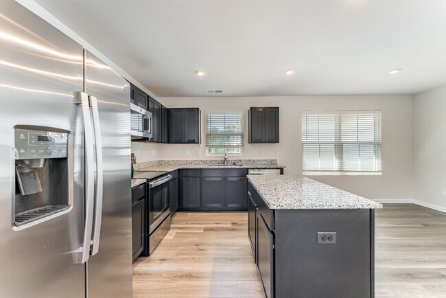 Building Photo - 1105 Canando St