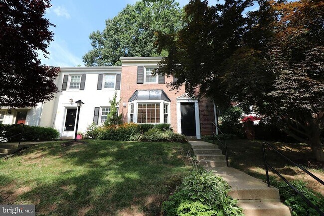 Building Photo - 748 Azalea Dr