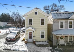 Building Photo - 223 Baker St