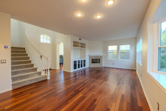 Building Photo - 3209 Rancho Reata