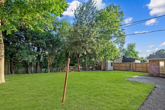 Building Photo - 4319 Tiffany Dr