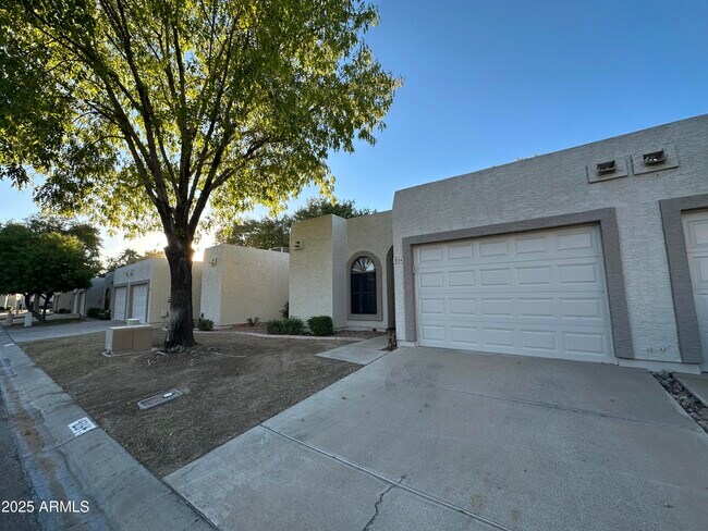 Building Photo - 9264 W Morrow Dr