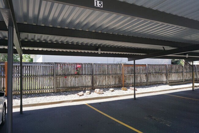 Building Photo - Cozy South Salt Lake 2 Bedroom 1 Bath