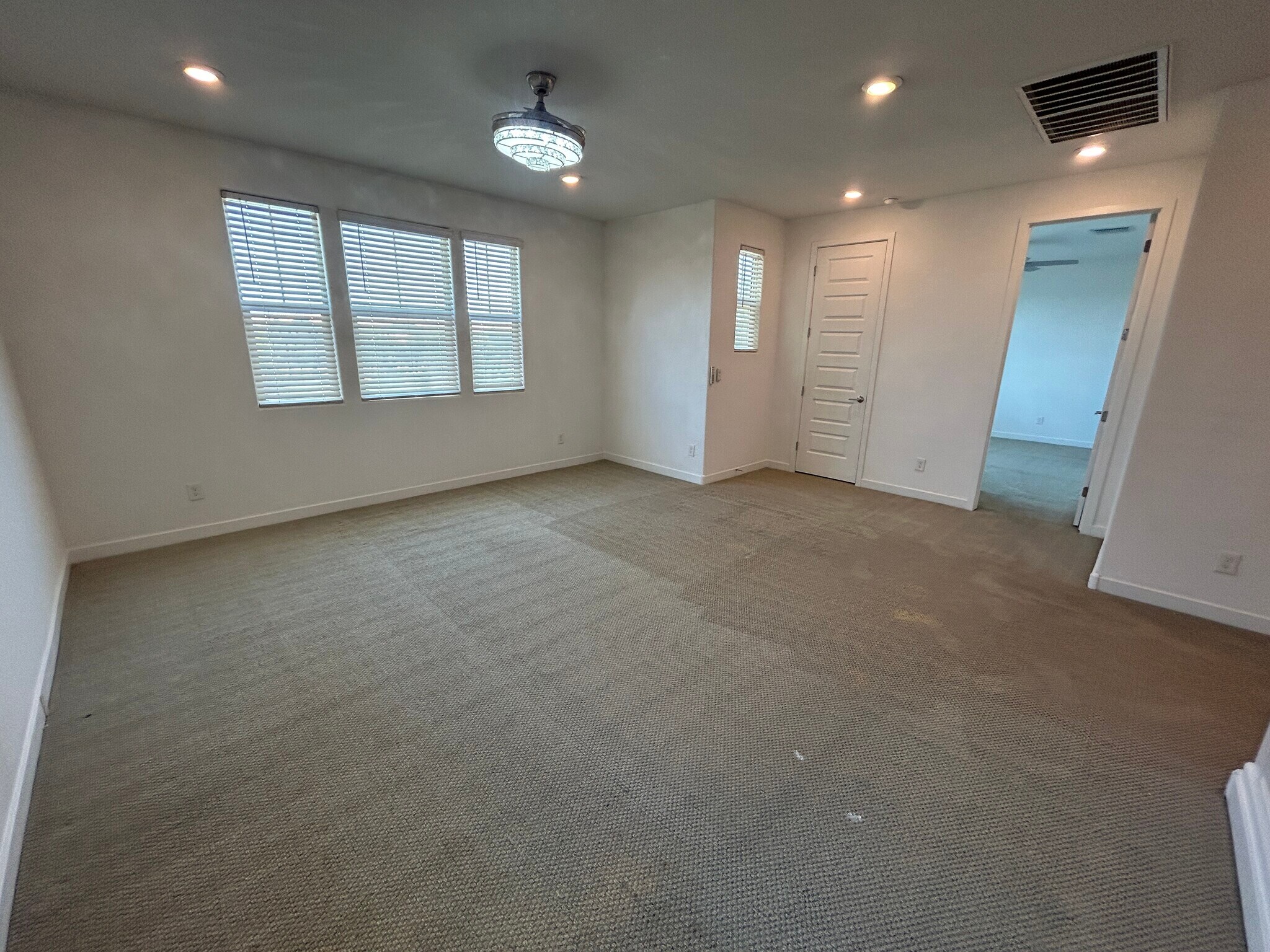 Building Photo - 1146 E Weatherby Way