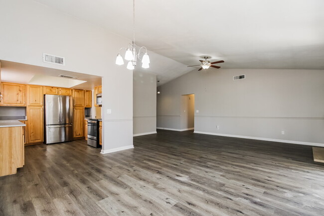 Building Photo - 8204 N 60th Dr
