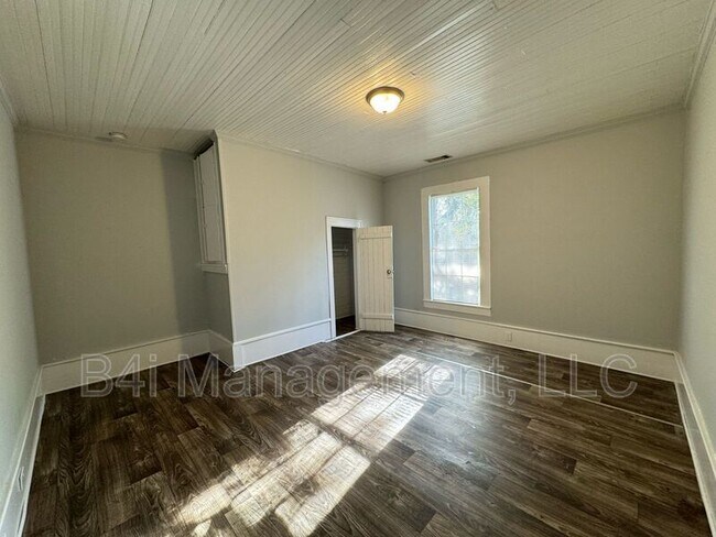 Building Photo - 306 Veazey St